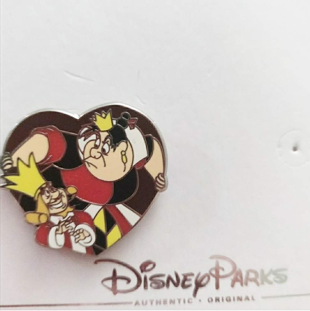 Disney World Queen of Hearts collector's pin